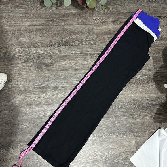 Lululemon flare yoga pants - Picture 12 of 13